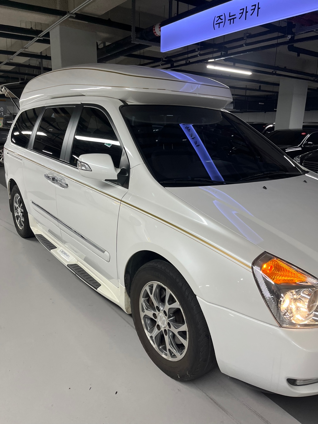 16n79p7hkybn.jpg