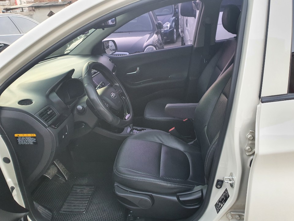 798gj1m4lp81.jpg