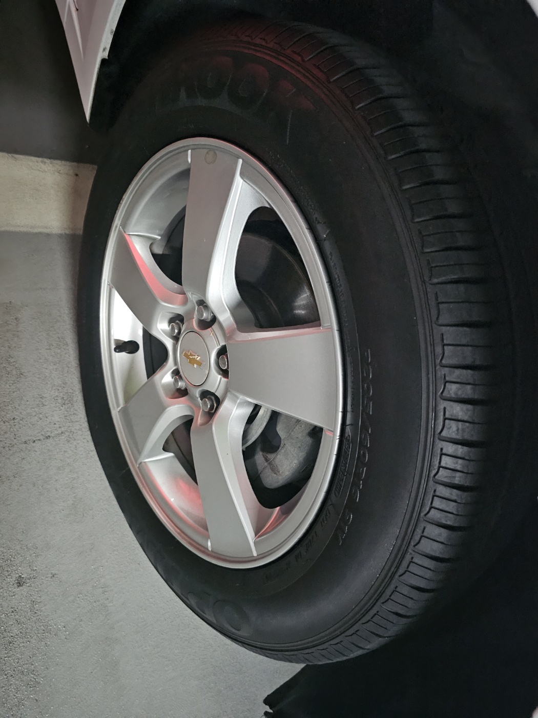 3j222y90kr37953967.jpg