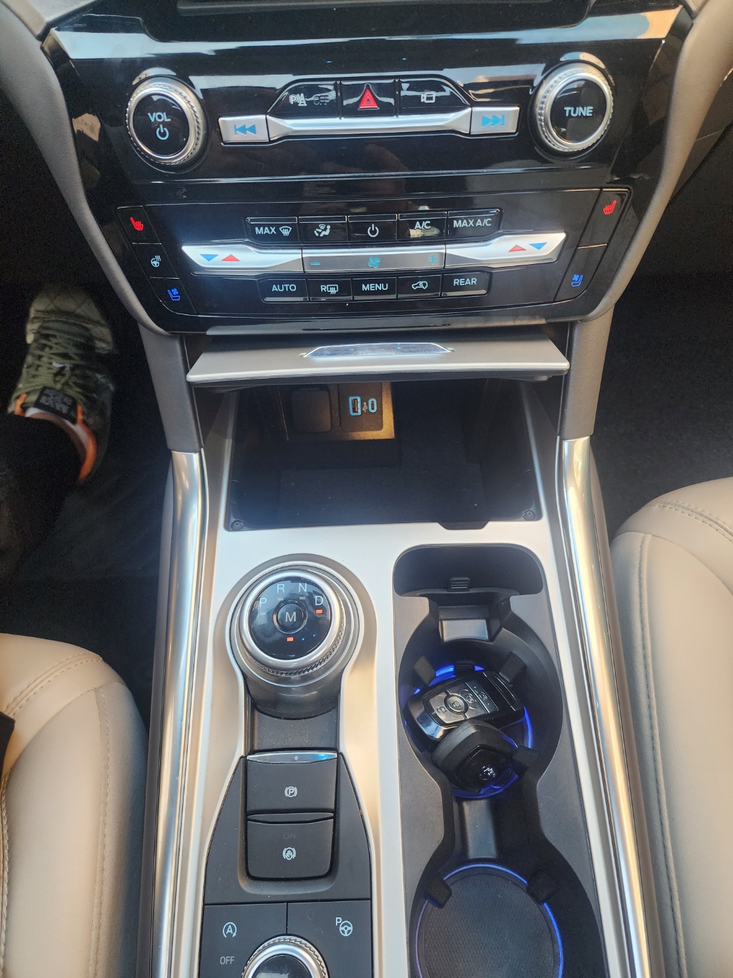 3j7zx3abixuv587216.jpg