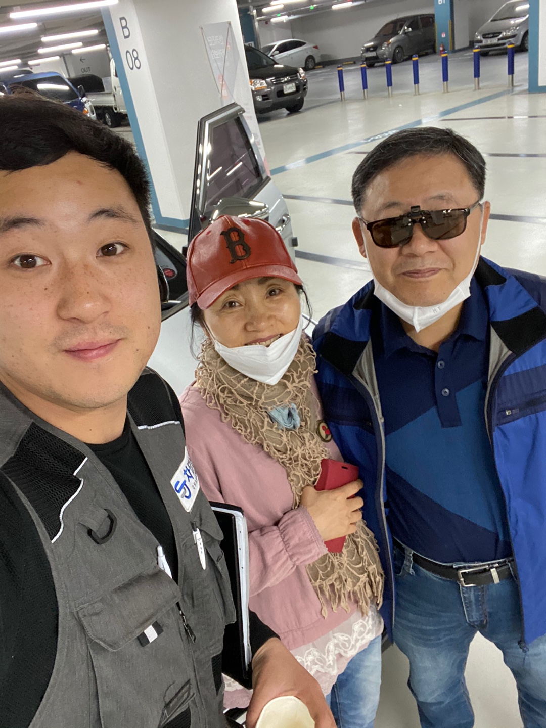 중년 부부에게도 부담없어 좋은 티볼리 중고차