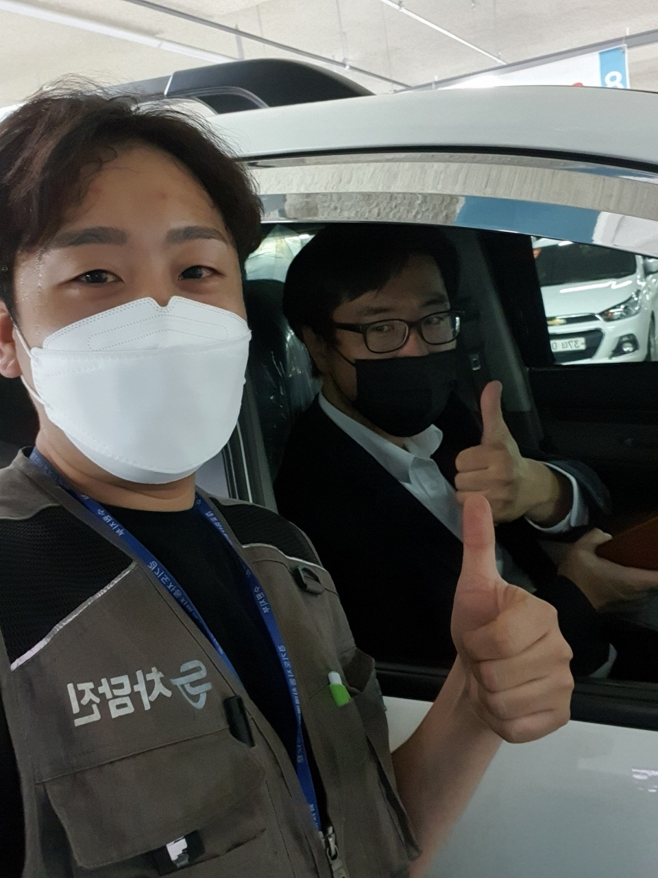 고민 끝에 방문한 고객님의 코란도투리스모 중고차 거래 후기